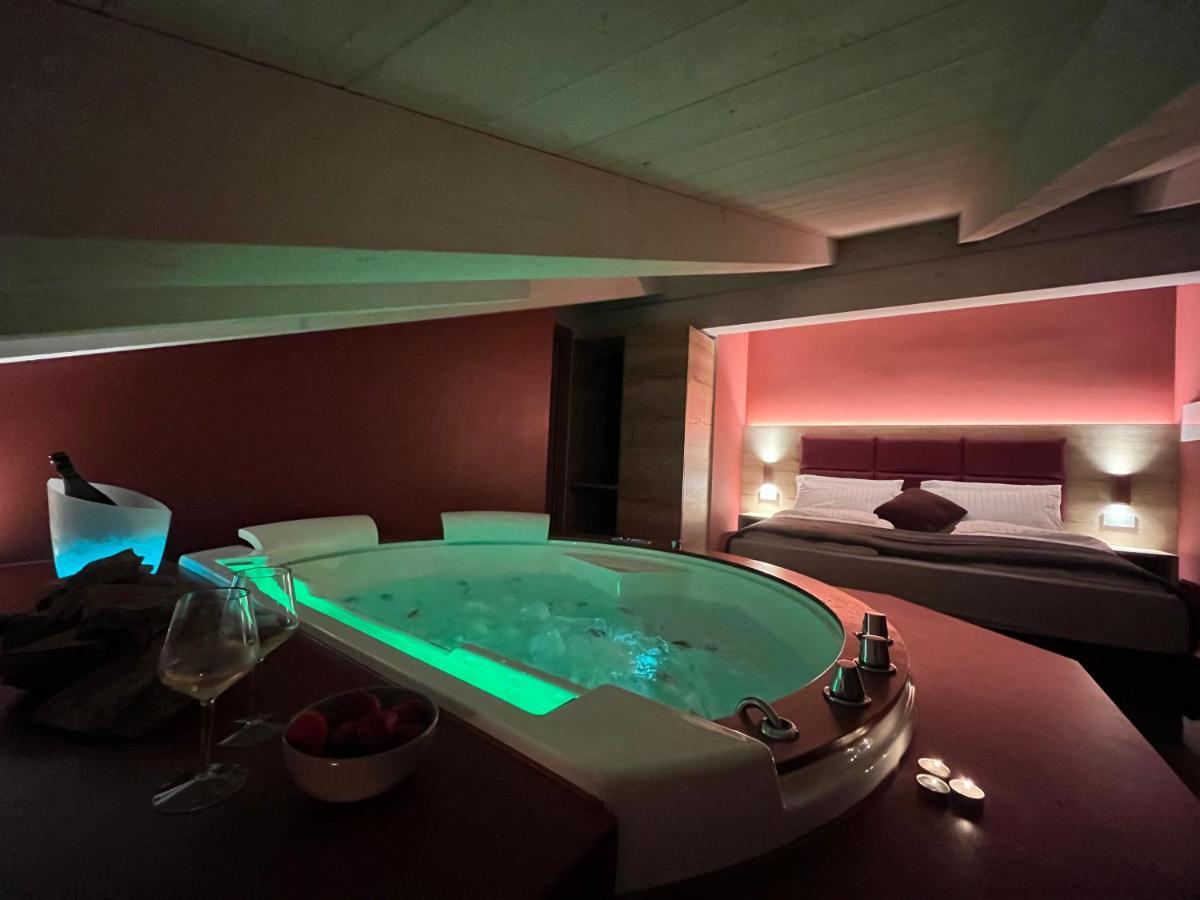 Le Rocce Val Di Non - Quality Room & Breakfast Tassullo Exteriör bild
