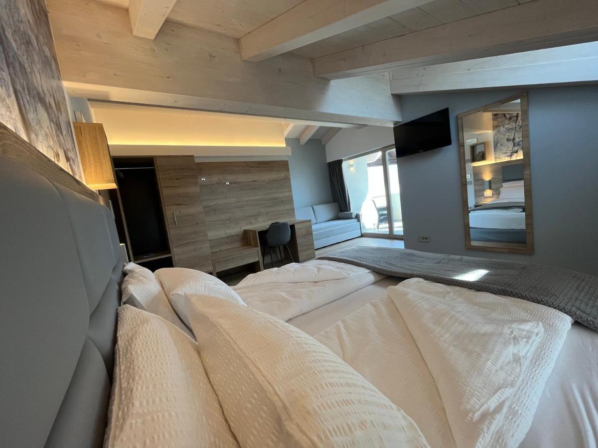 Le Rocce Val Di Non - Quality Room & Breakfast Tassullo Exteriör bild