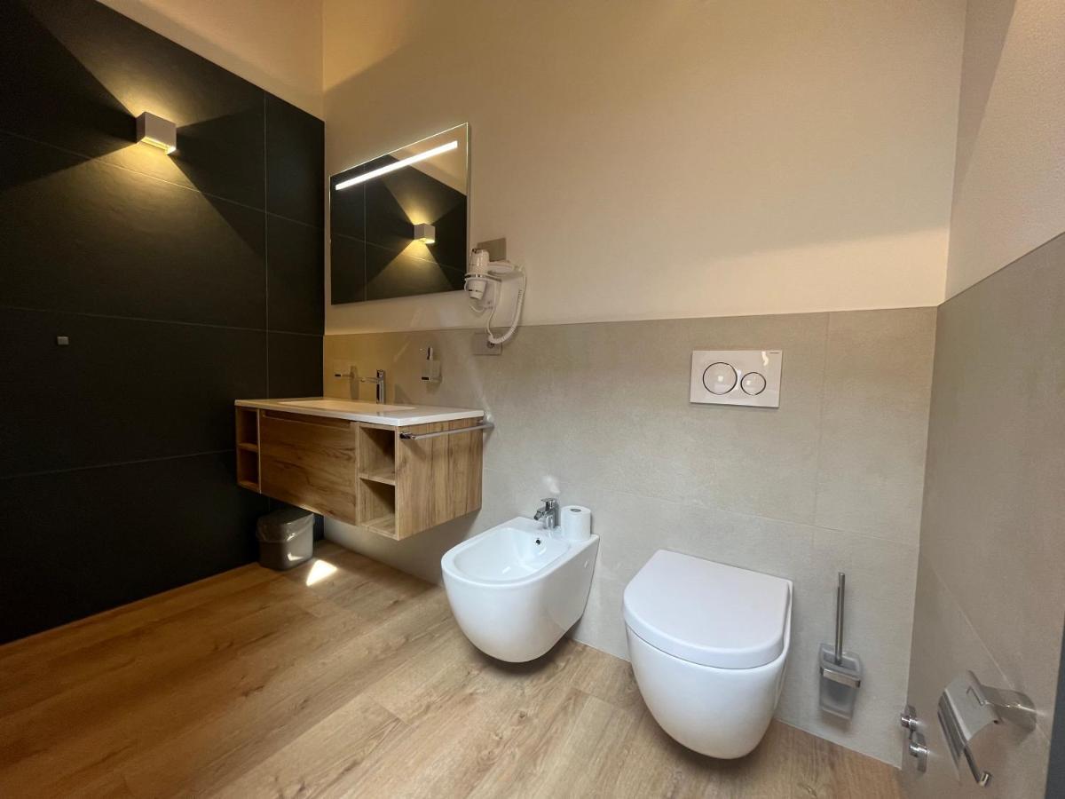 Le Rocce Val Di Non - Quality Room & Breakfast Tassullo Exteriör bild