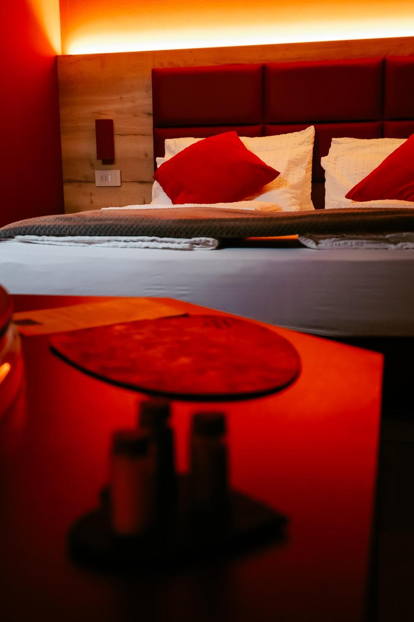 Le Rocce Val Di Non - Quality Room & Breakfast Tassullo Exteriör bild